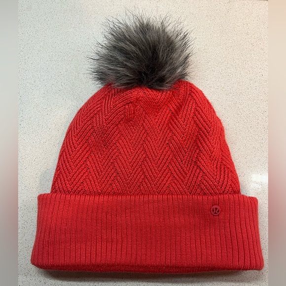Lululemon Chevron Knit Pom Beanie - Picture 1 of 4